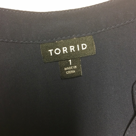 Torrid Women’s Navy Blue Button up Top Size 14 - Picture 2 of 6